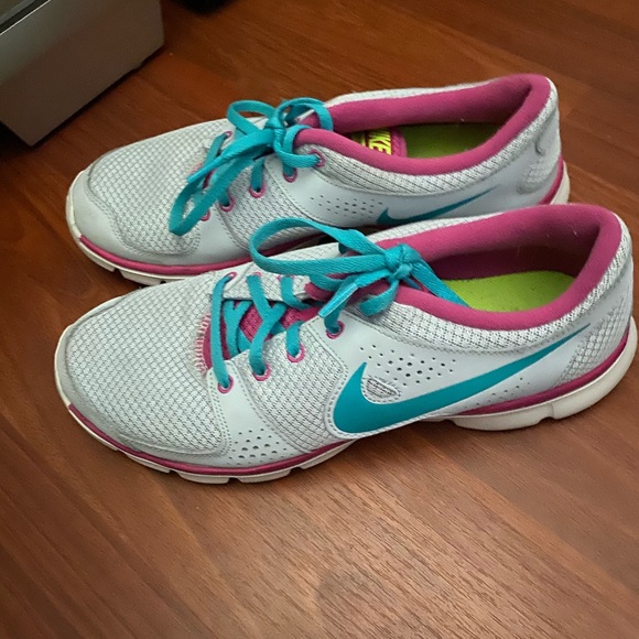 NIKE SNEAKERS - Picture 4 of 4